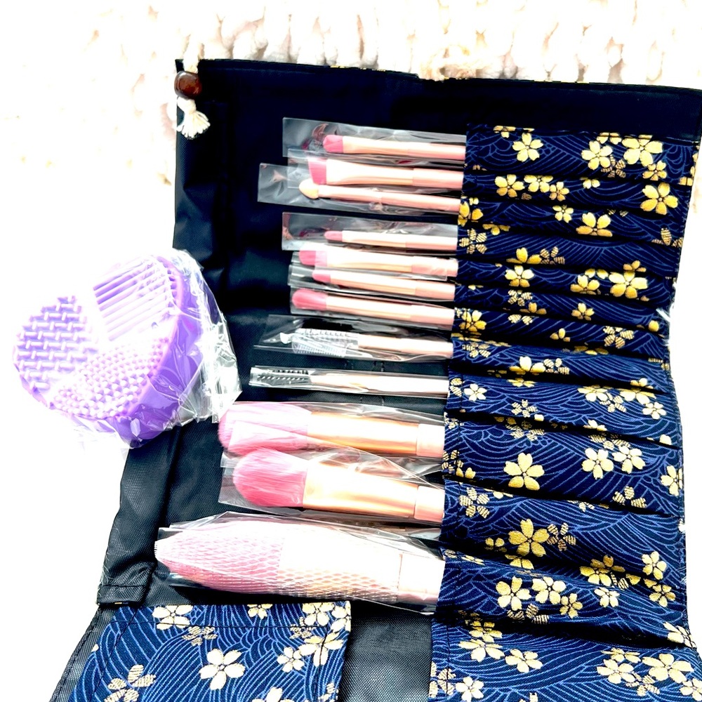 Makeup brushes brand new makeup tools